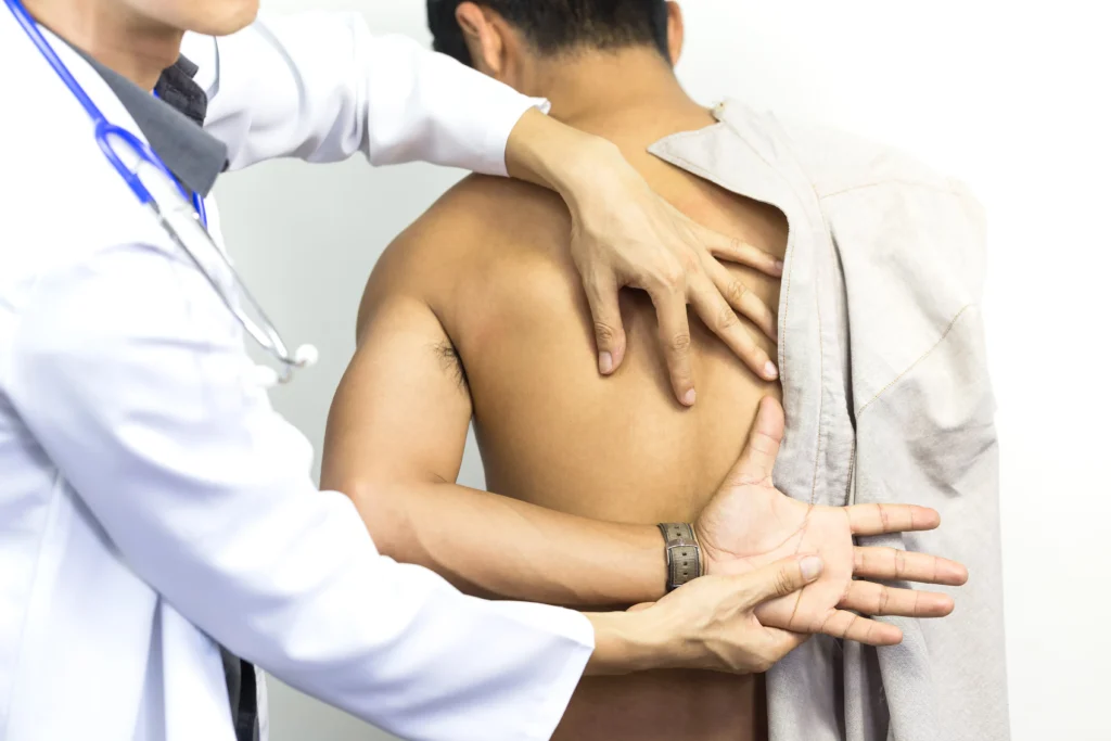 manipolazioni-vertebrali-fisioterapista-scaled