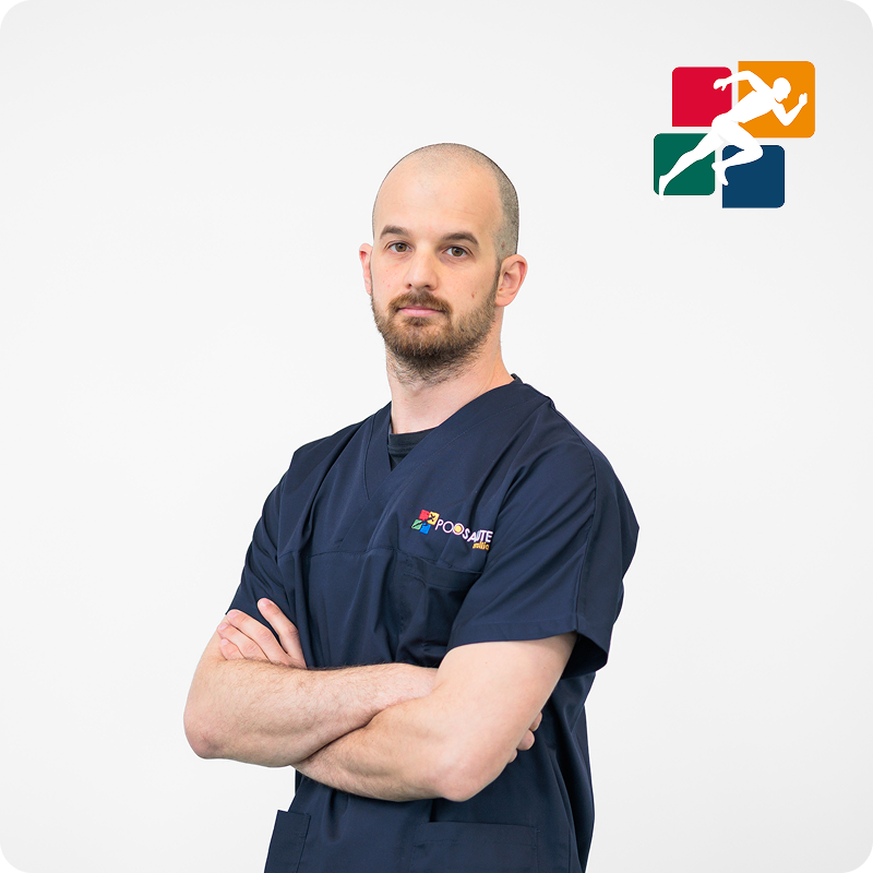 Fotografia professionale di Bianucci Andrea con divisa blu di Polo Salute Versilia